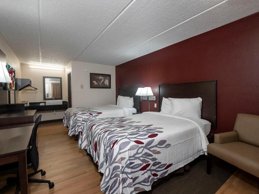 170-deluxe 2 full beds 5 image