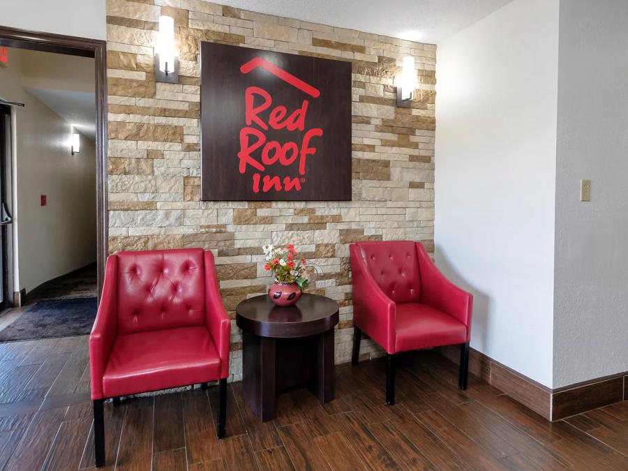 Red Roof Inn Culpeper Lobby Sitting Area Image