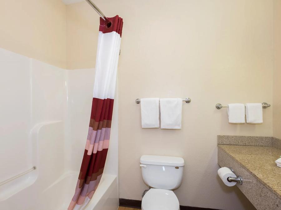 Superior King Non-Smoking Bathroom Image