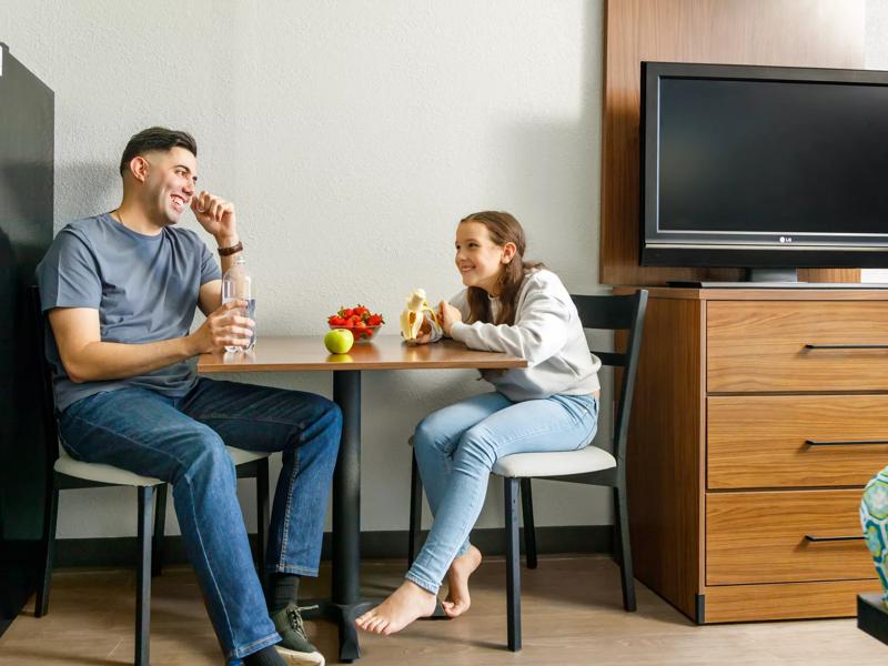 people eating in hotel