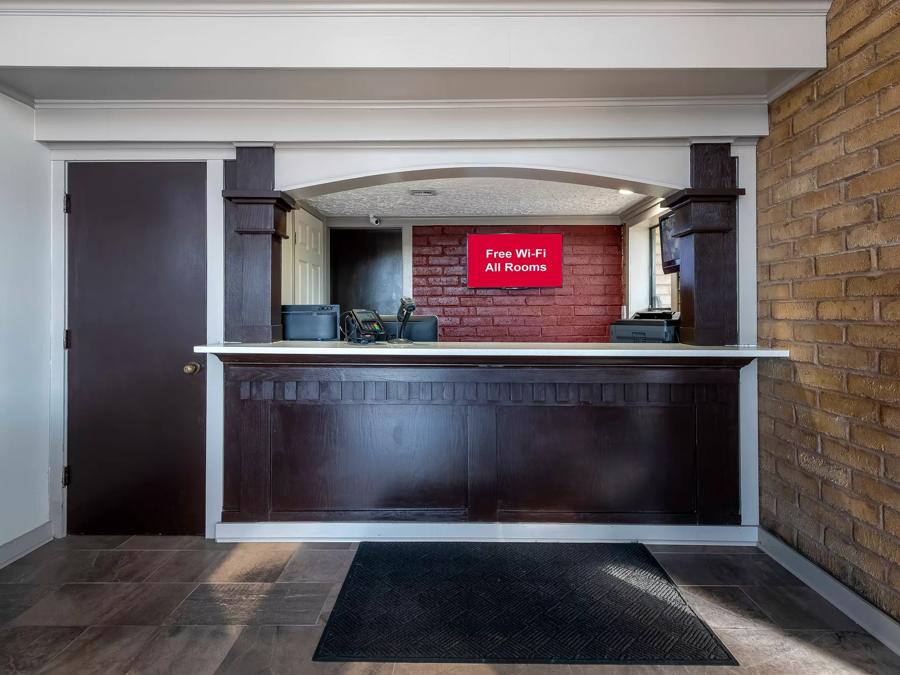 Red Roof Inn Monroe Front Desk Image