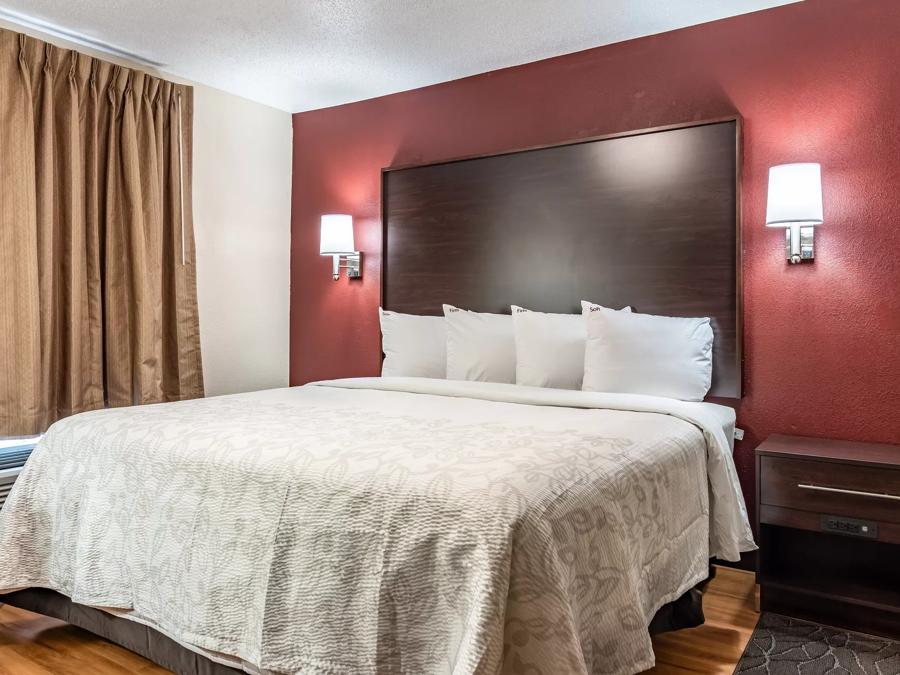 Red Roof PLUS+ & Suites Atlanta Airport South Suite King Smoke Free Image