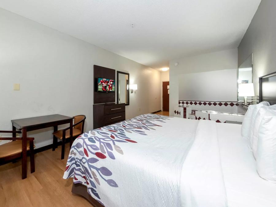 Red Roof Inn Atlanta Southeast - Stockbridge Single King Room Image
