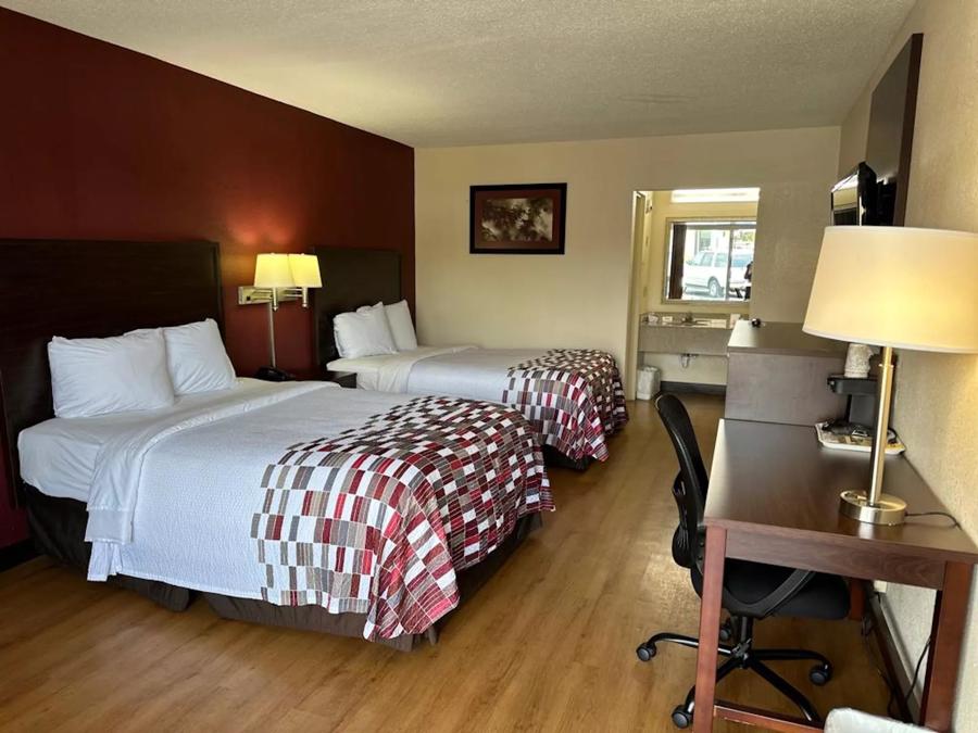 Red Roof Inn Fredericksburg South Deluxe 2 Full Beds Non-Smoking Image