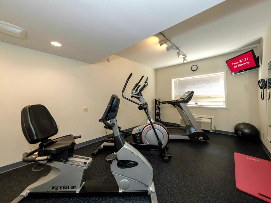 1213-fitness center Image