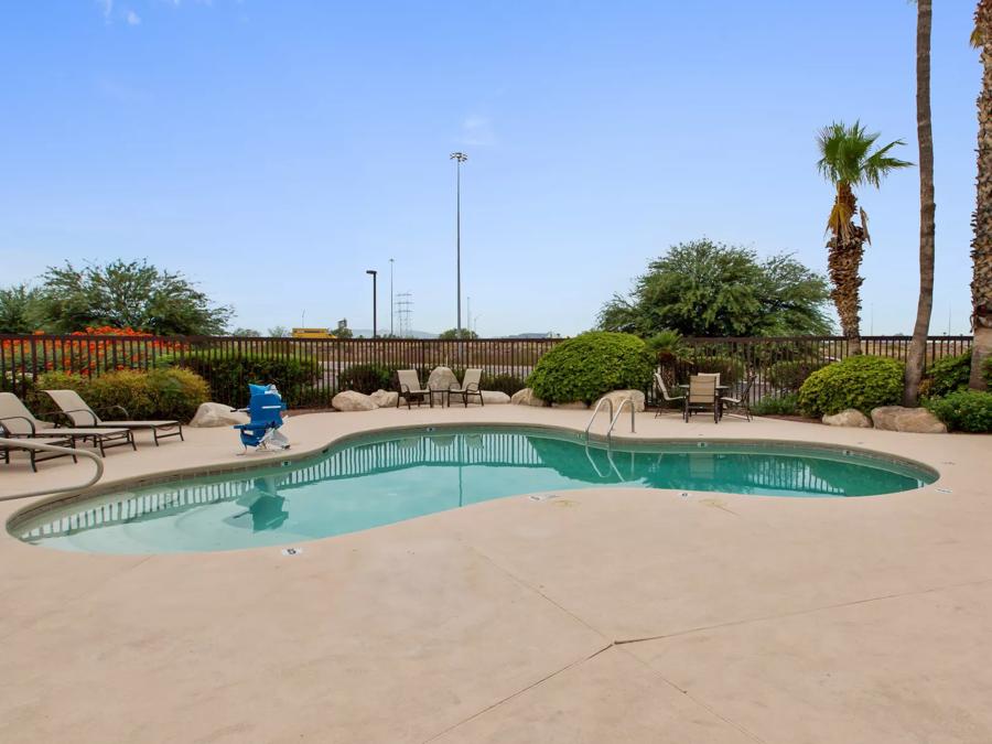 Red Roof Inn Tucson South - Airport Pool Image