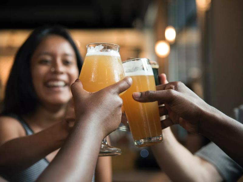 friends drinking beer