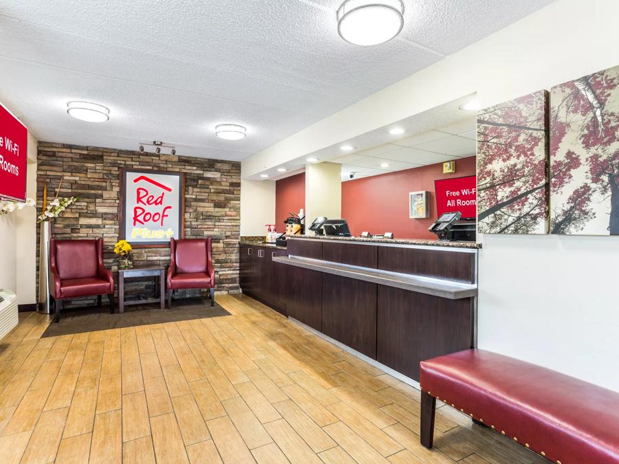 Red Roof PLUS+ Nashville North - Goodlettsville Lobby