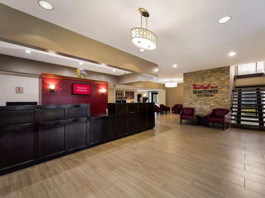 HomeTowne Studios Painted Post Front Desk Image
