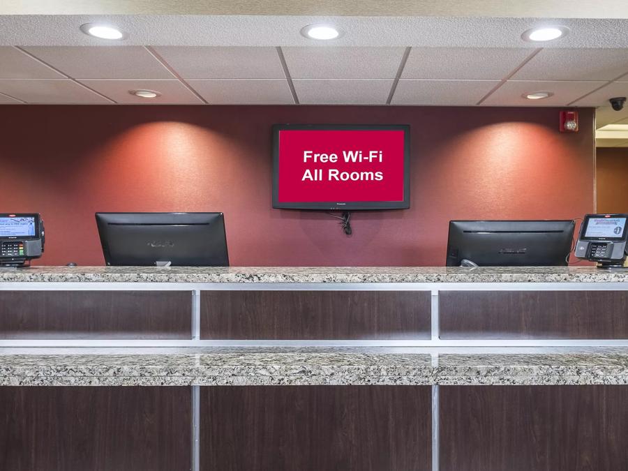 Red Roof Inn Madison, WI Front Desk Image