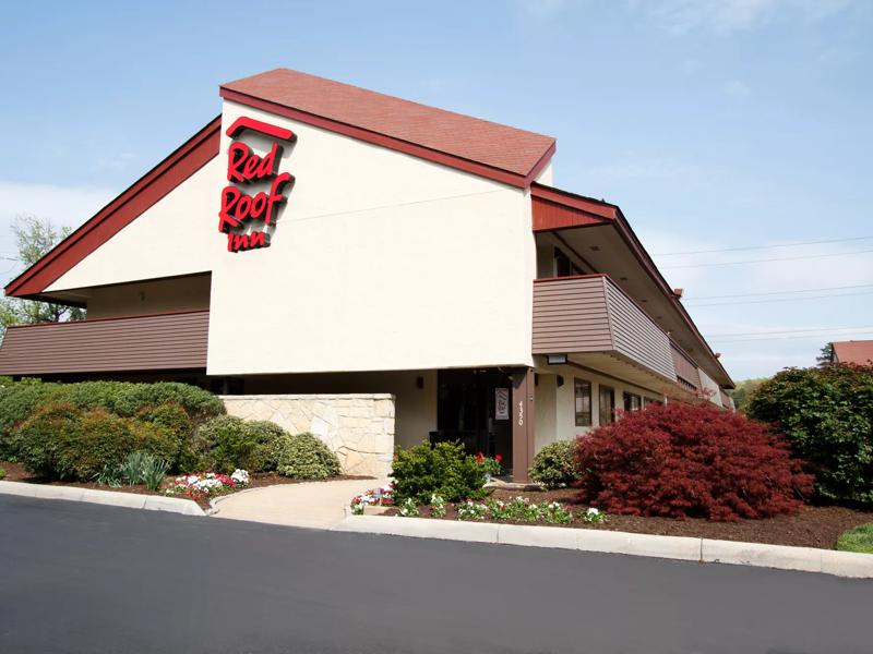 red roof inn parkersburg exterior