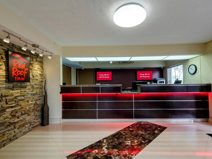 Red Roof Inn Ellenton - Bradenton NE Front Desk and Lobby Image