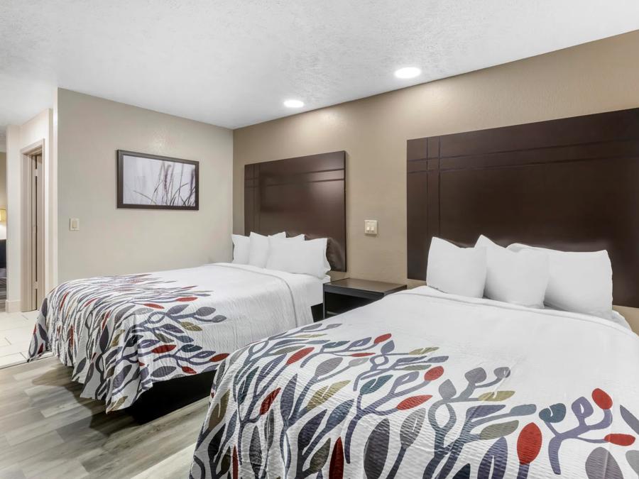 Red Roof Inn & Suites Clinton, MS 2 Full Beds Image
