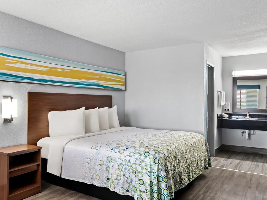 HTS683_NS Studio 1King 1 PRO Approved 10-29-25_NE1K_1 Image