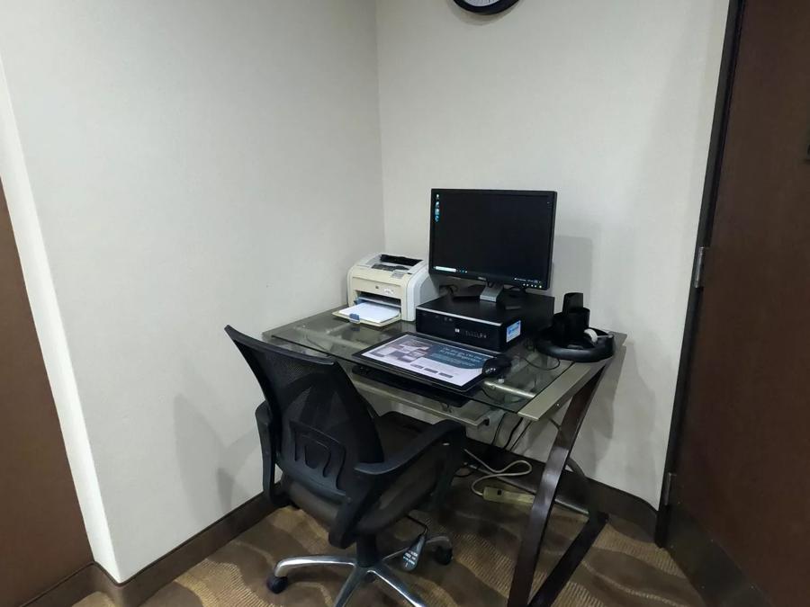 HomeTowne Studios & Suites Washington Business Center Image