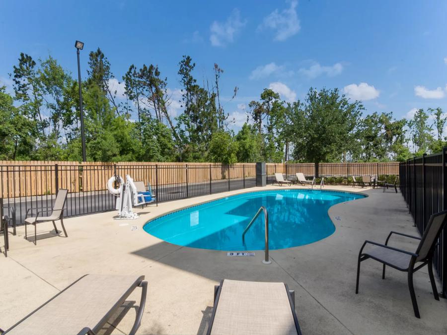 Red Roof Inn Panama City Outdoor Swimming Pool Image