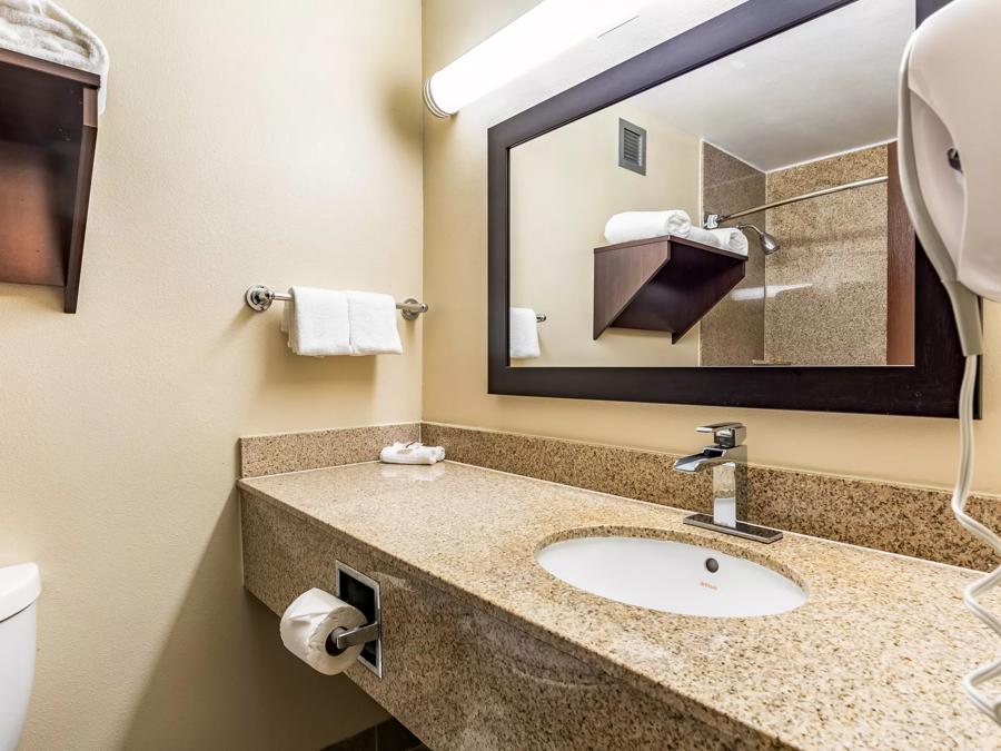 Red Roof PLUS+ & Suites Houston - IAH Airport SW Suite King Room Bathroom Image