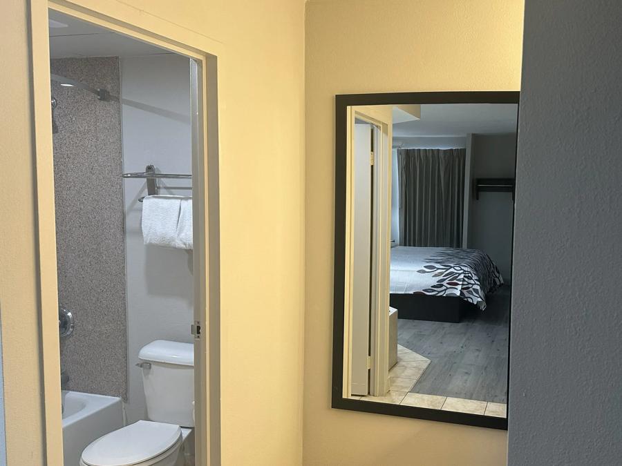 Deluxe 2 Full Beds Non-Smoking Bathroom 