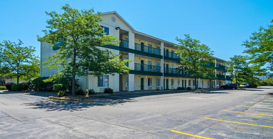 1026 exterior 3io=transform:fillwidth:924height:470gravity:center