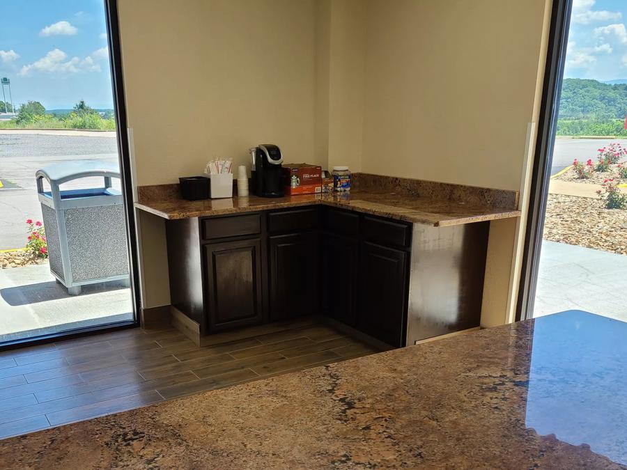 Red Roof Inn Staunton Lobby Coffee Image