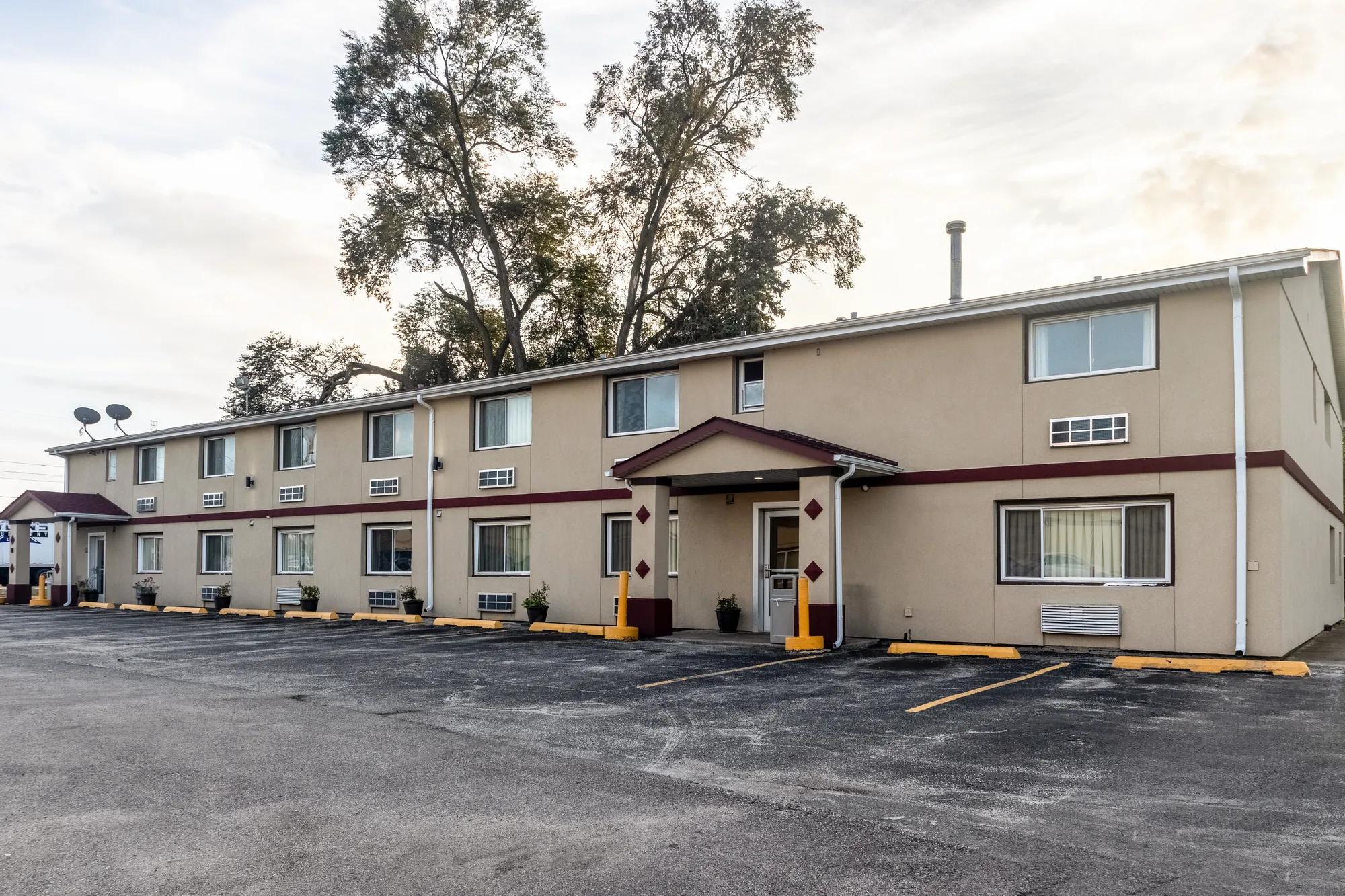 Budget, Pet Friendly Hotel in Alsip, IL 60803 Red Roof Inn