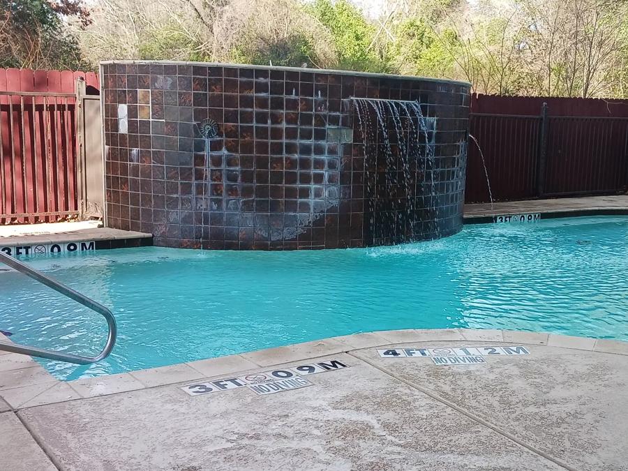 Red Roof Inn & Suites Longview Pool Image