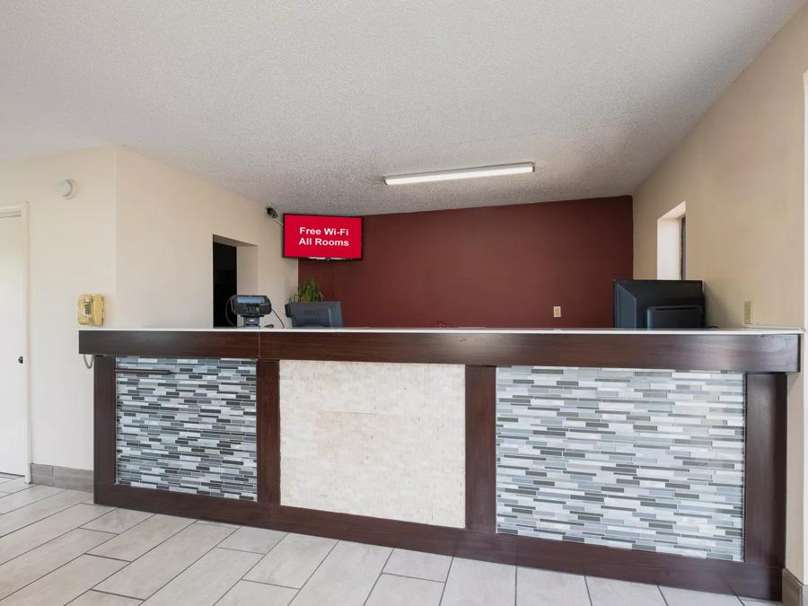 Red Roof Inn Bishopville Front Desk Image