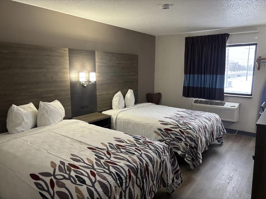 Red Roof Inn & Suites Hammond, IN Superior 2 Full Beds Non-Smoking Image