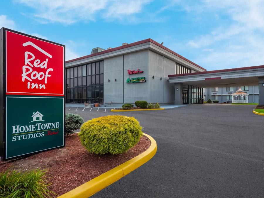 Red Roof Inn Painted Post Exterior Image