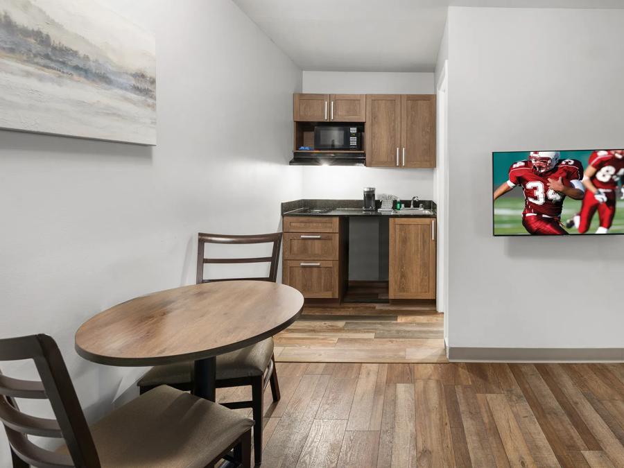 HTS1530_NS Studio Suite 1King 7 PRO Approved 7-23-25_NET1K_7 Image