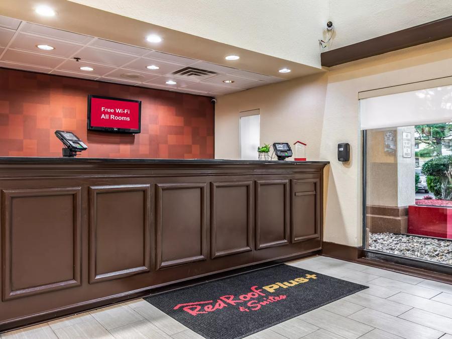 Red Roof PLUS+ & Suites Atlanta Airport South Front Desk Image