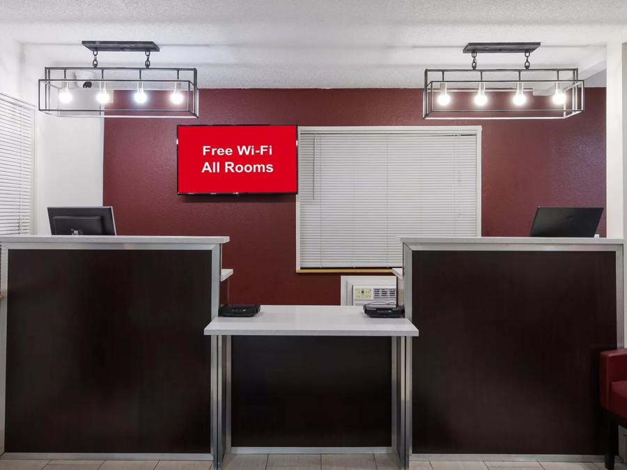 Red Roof Inn Findlay Front Desk Image