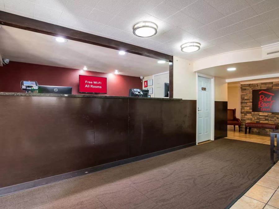 Red Roof Inn North Dallas - Park Central Front Desk and Lobby Image 