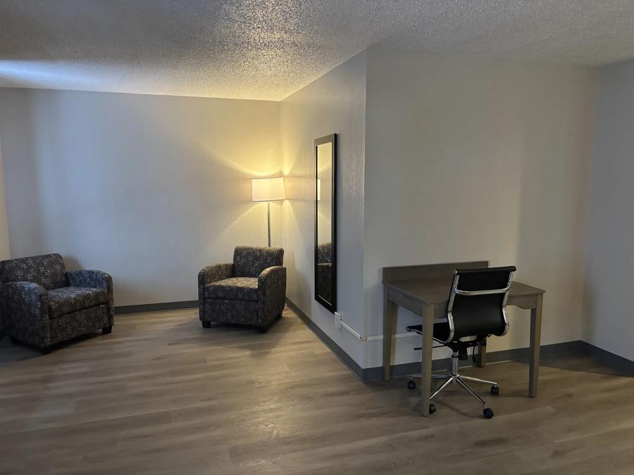 Red Roof Inn & Suites Hammond, IN Suite King Non-Smoking Image