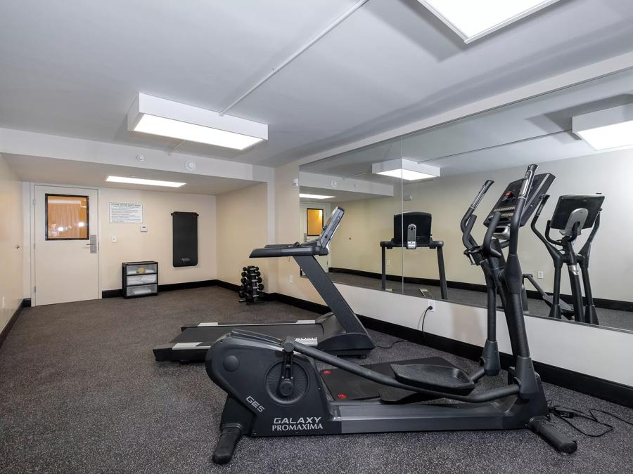 Red Roof PLUS+ Tuscaloosa - University Onsite Fitness Facility Image