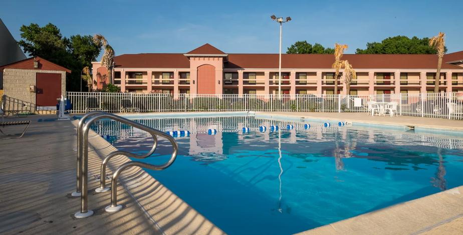 Budget Pet Friendly Hotel In Virginia Beach Va