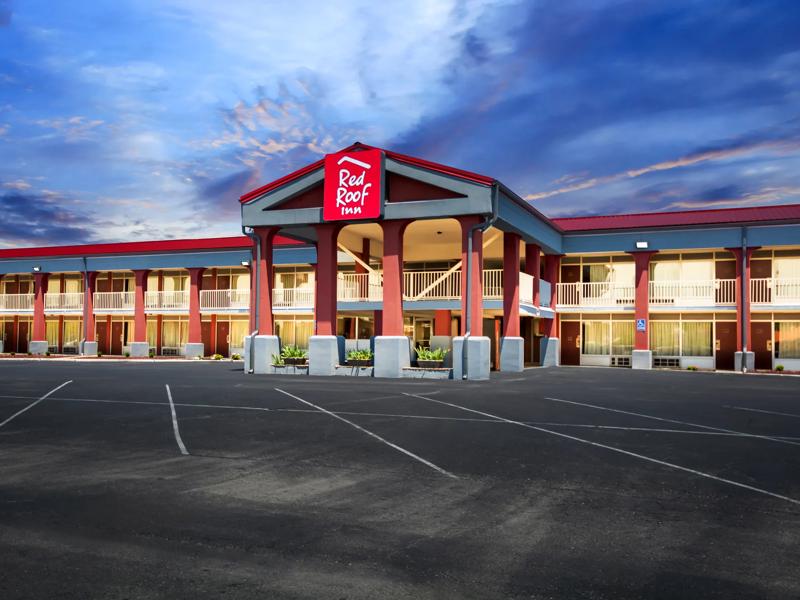exterior photo at night