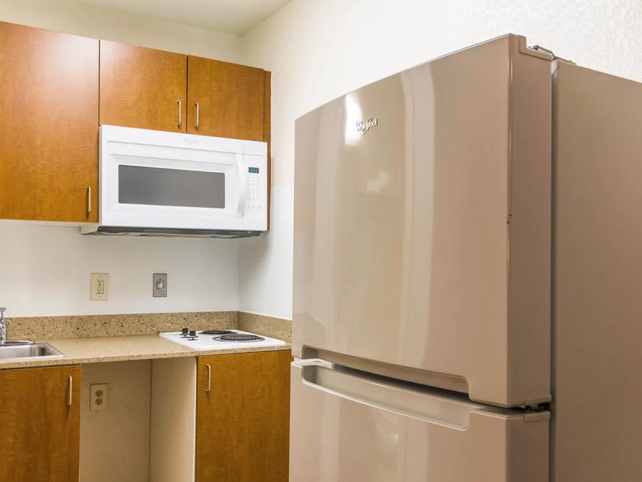 HomeTowne Studios Houston - West Oaks/ Corridor Kitchenette Image