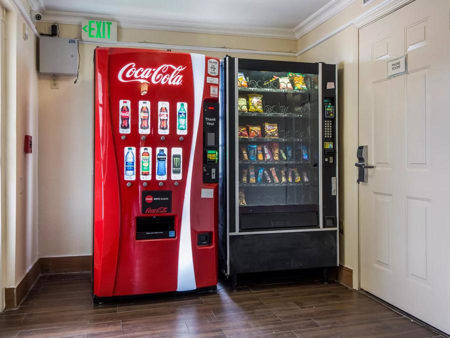 Red Roof Inn Houston East - I-10 Vending Image