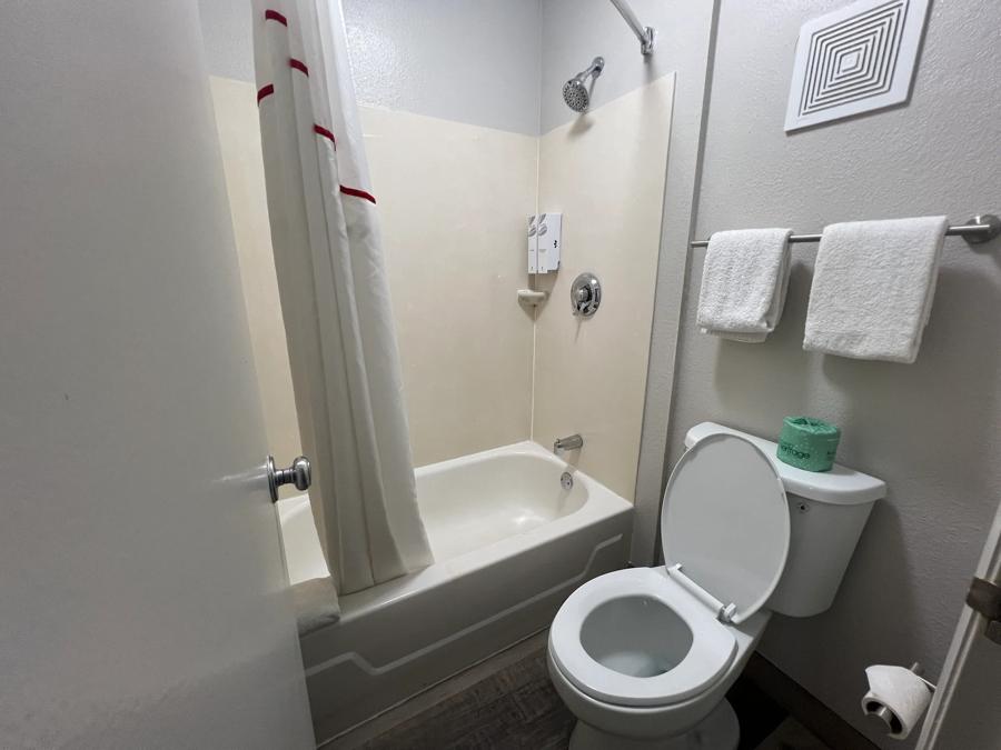 RRI184_Bathroom 2 TEMP Approved 5-27-25 Image