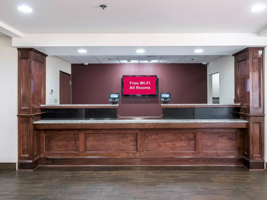 Red Roof Inn Hartford - New Britain Front Desk Area Image