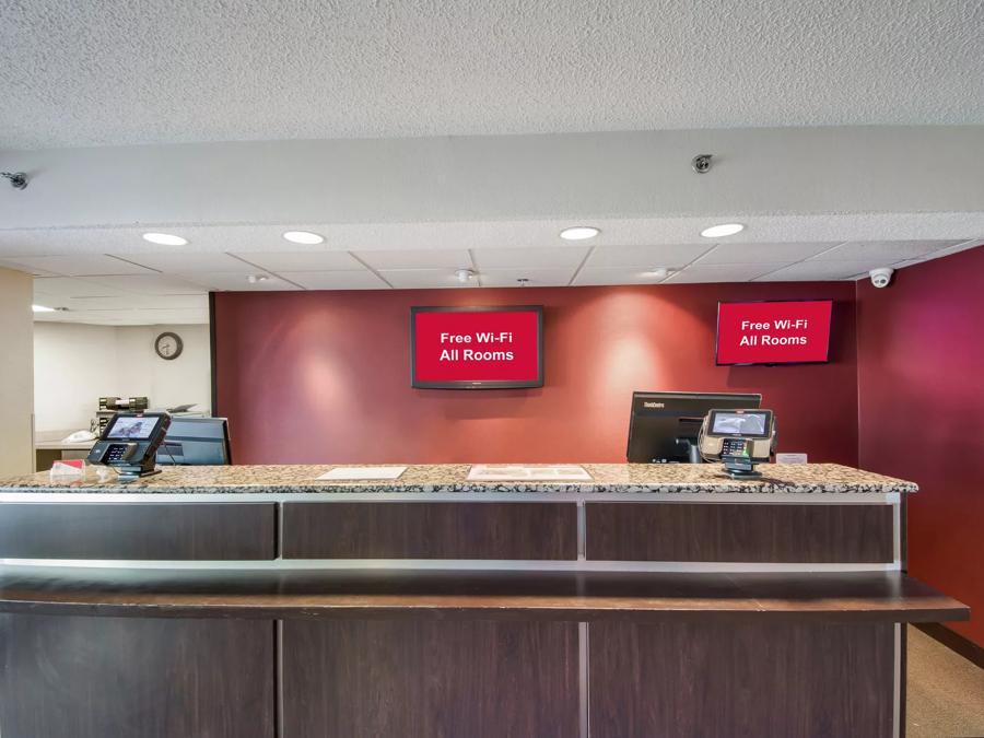 Red Roof Inn Laredo Front Desk image