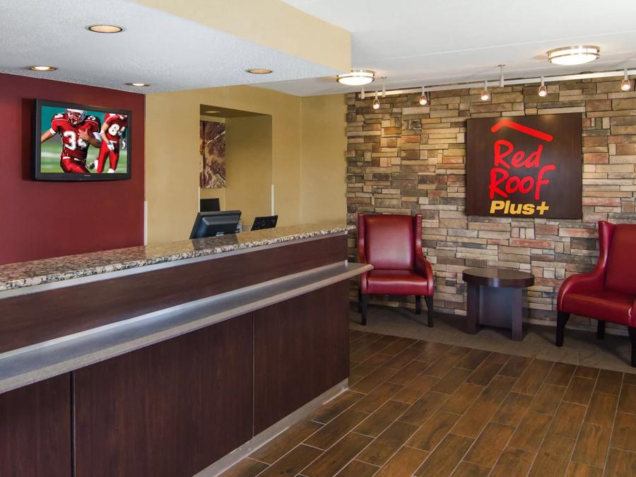 Red Roof PLUS+ Baltimore-Washington DC/BWI Airport Front Desk