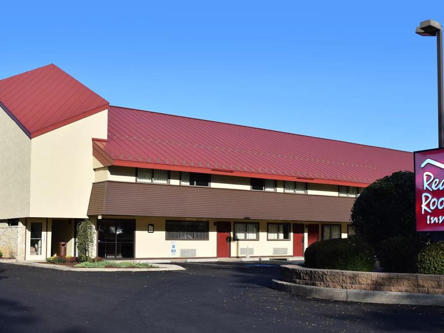 Red Roof Inn Harrisburg North Property Exterior Image