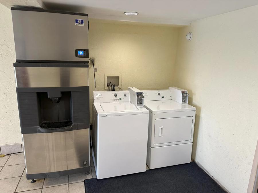 Red Roof Inn Cambridge Laundry Facility