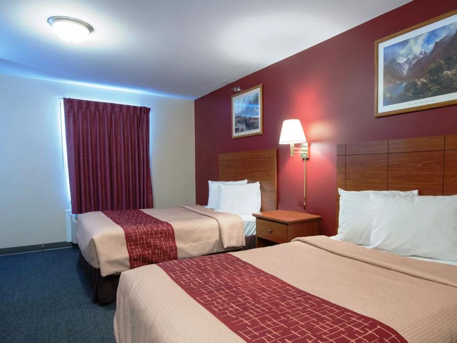 Red Roof Inn & Suites Dickinson Double Bed Room Image 