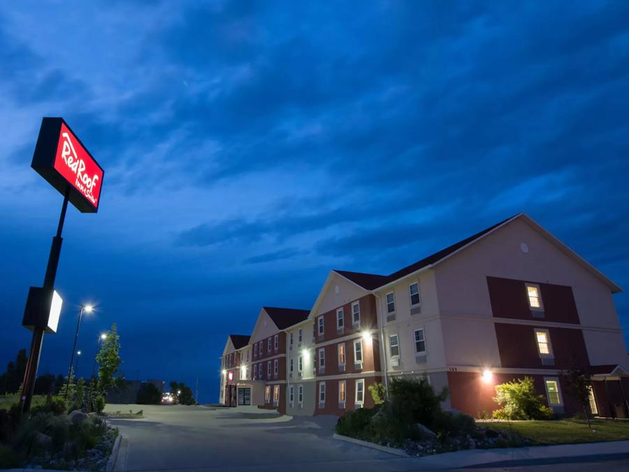 Red Roof Inn & Suites Dickinson Exterior Property Image 