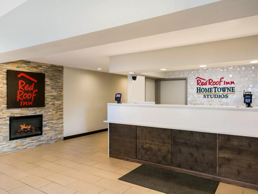 Red Roof Inn Denver Front Desk and Lobby Fireplace Image