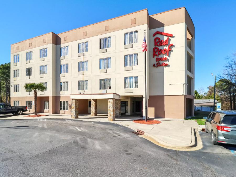 Red Roof Inn & Suites Fayetteville - Fort Bragg Exterior Property