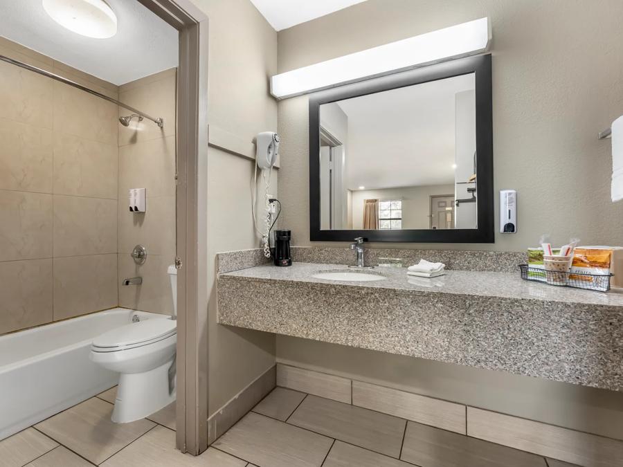 RRI553_Bathroom-3 PRO Approved 6-4-26 Image